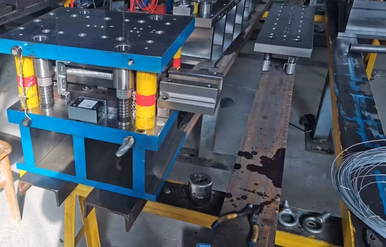 OEM板金曲げトリミング金型、順送金型、車両形状